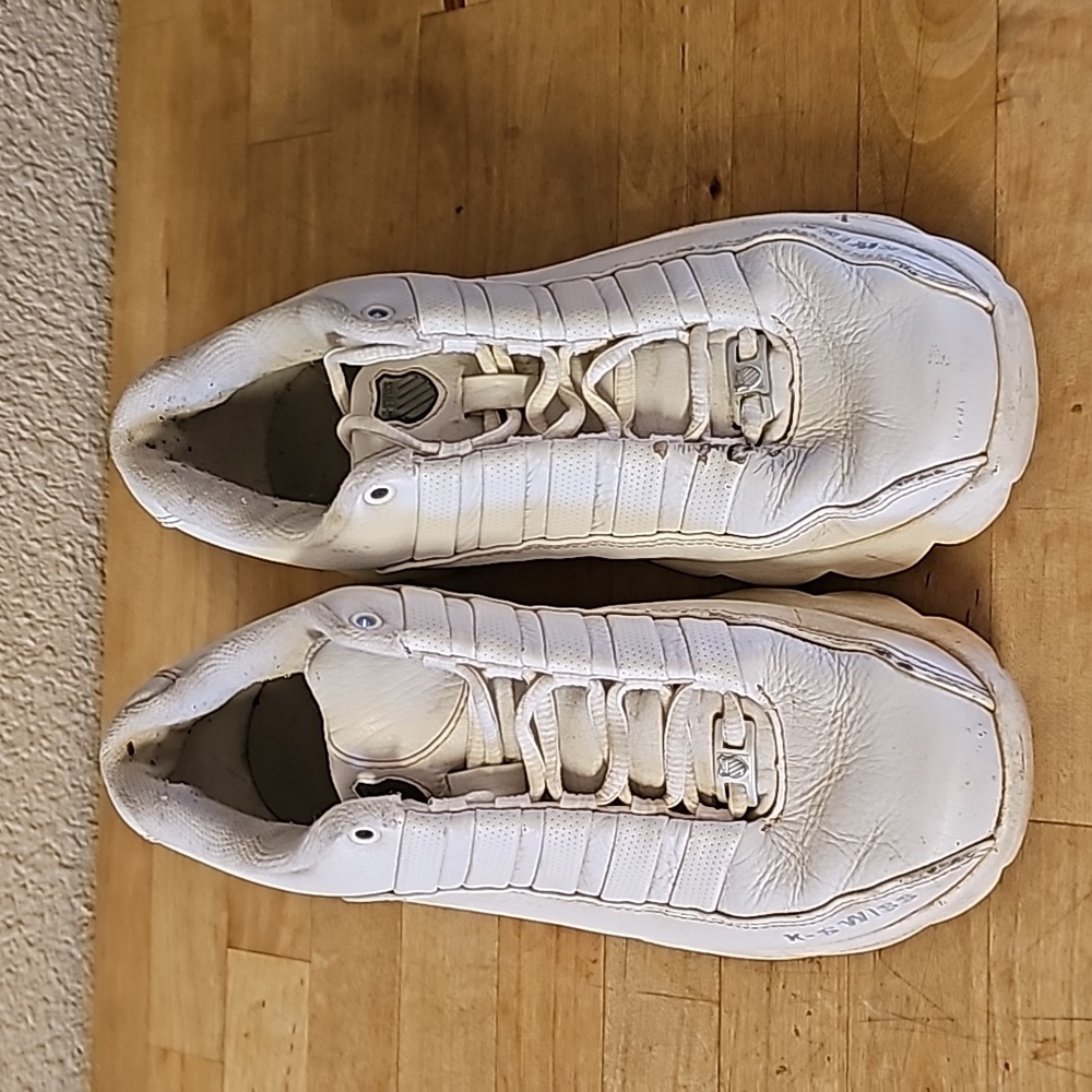 K-Swiss ol skol tennis shoes    Women size 9
